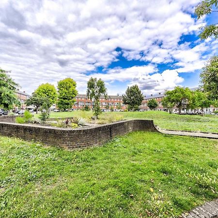 Guestready - Bold Modernity Near Kennington Park Apartment London Ngoại thất bức ảnh